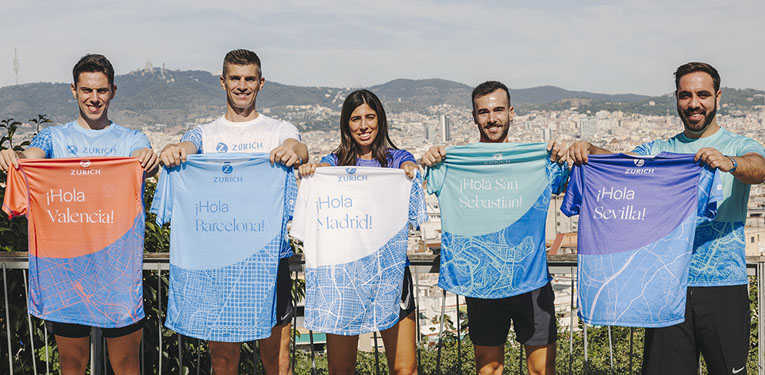 grupo de personas corriendo, con camiseta de deporte Zurich